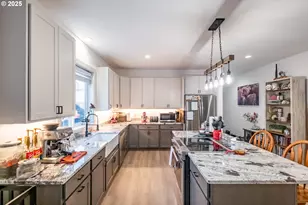 547 W Fourth St, Coquille, OR 97423 - Photo 11