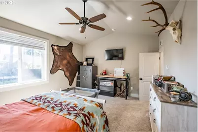 547 W 4th St, Coquille, OR 97423 - Photo 27