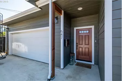 547 W 4th St, Coquille, OR 97423 - Photo 5