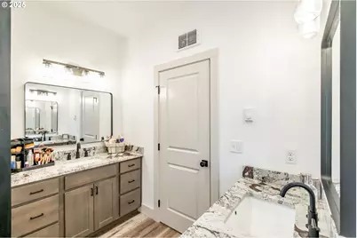 547 W 4th St, Coquille, OR 97423 - Photo 33