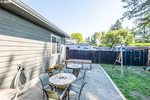 547 W Fourth St, Coquille, OR 97423 - Photo 43