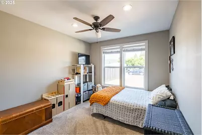 547 W 4th St, Coquille, OR 97423 - Photo 7