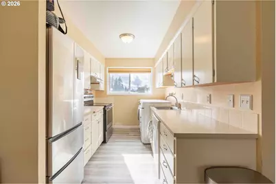 1935 NE 19th St, Gresham, OR 97030 - Photo 9