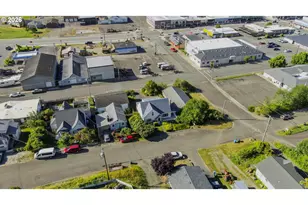 525 Elm Ave, Reedsport, OR 97467 - Photo 29