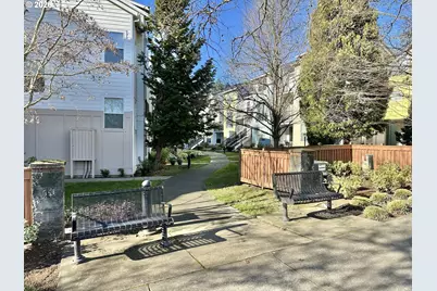 2004 NE Cadbury Ave #213, Hillsboro, OR 97006 - Photo 41