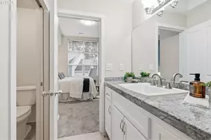 2004 NE Cadbury Ave, Hillsboro, OR 97006 - Photo 29