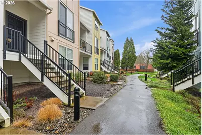 2004 NE Cadbury Ave #213, Hillsboro, OR 97006 - Photo 7