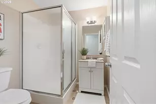 2004 NE Cadbury Ave, Hillsboro, OR 97006 - Photo 33