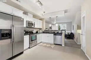 2004 NE Cadbury Ave, Hillsboro, OR 97006 - Photo 19