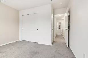 2004 NE Cadbury Ave, Hillsboro, OR 97006 - Photo 31