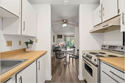 12612 NW Barnes Rd #6, Portland, OR 97210 - Photo 11