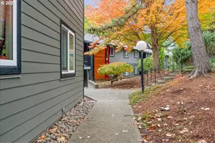 12612 NW Barnes Rd, Portland, OR 97210 - Photo 25