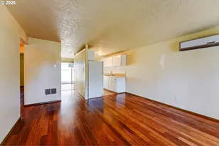611 SE 139th Ave, Portland, OR 97233 - Photo 11