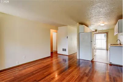 611 SE 139th Ave, Portland, OR 97233 - Photo 13