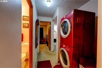 611 SE 139th Ave, Portland, OR 97233 - Photo 9