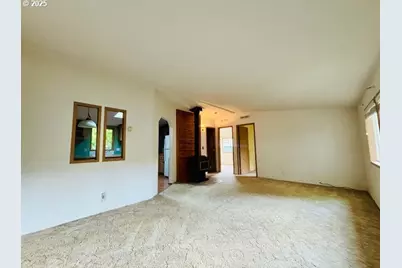 179 Outer Dr, Florence, OR 97439 - Photo 5