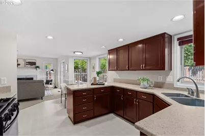 13405 SW Cougar Ct, Beaverton, OR 97008 - Photo 11