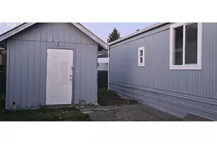 2400 SE Stratus Ave, McMinnville, OR 97128 - Photo 5