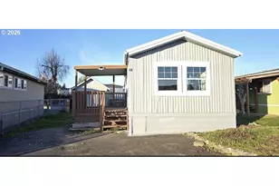 2400 SE Stratus Ave, McMinnville, OR 97128 - Photo 1