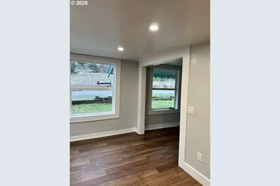 1745 Rifle Range Rd, Roseburg, OR 97470 - Photo 33