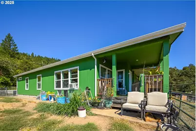 1745 Rifle Range Rd, Roseburg, OR 97470 - Photo 13