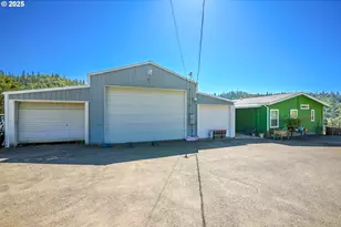 1745 Rifle Range Rd, Roseburg, OR 97470 - Photo 1