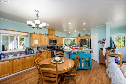 1745 Rifle Range Rd, Roseburg, OR 97470 - Photo 23