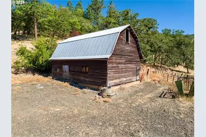 1745 Rifle Range Rd, Roseburg, OR 97470 - Photo 5