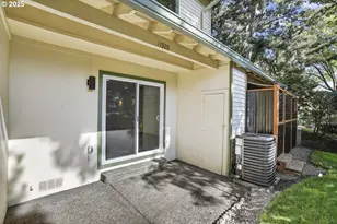 11926 N Jantzen Beach Ave, Portland, OR 97217 - Photo 25