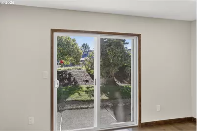 11926 N Jantzen Beach Ave #2, Portland, OR 97217 - Photo 19