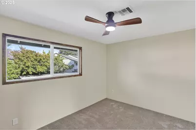 11926 N Jantzen Beach Ave #2, Portland, OR 97217 - Photo 29