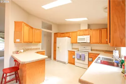 134 Driftwood Dr, Florence, OR 97439 - Photo 9