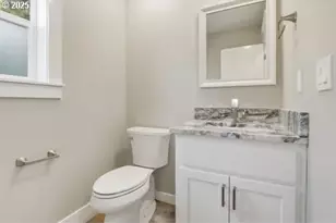 2701 SW Latourell Pl, Troutdale, OR 97060 - Photo 15