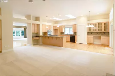 13001 SW Gallin Ct, Portland, OR 97223 - Photo 9