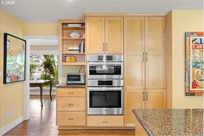 10640 SW Hawthorne Ln, Portland, OR 97225 - Photo 17