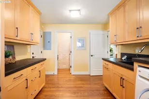 10640 SW Hawthorne Ln, Portland, OR 97225 - Photo 17