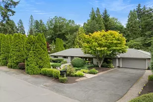 10640 SW Hawthorne Ln, Portland, OR 97225 - Photo 3