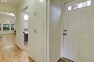 407 SE 28th Ave, Portland, OR 97214 - Photo 9