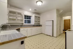 407 SE 28th Ave, Portland, OR 97214 - Photo 7