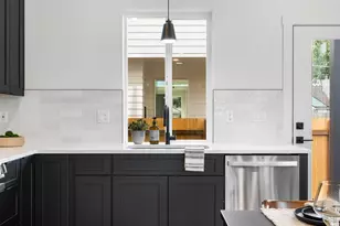 7195 SE Crystal Springs Blvd, Portland, OR 97206 - Photo 9