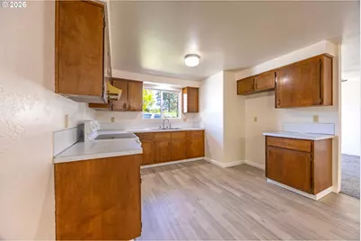 168 Walnut St, Myrtle Creek, OR 97457 - Photo 9