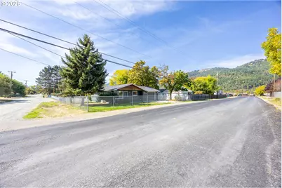 168 Walnut St, Myrtle Creek, OR 97457 - Photo 25
