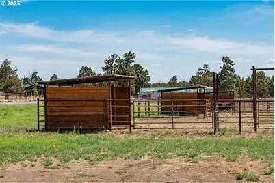 66505 Gerking Market Rd, Bend, OR 97703 - Photo 45