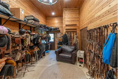 66505 Gerking Market Rd, Bend, OR 97703 - Photo 9