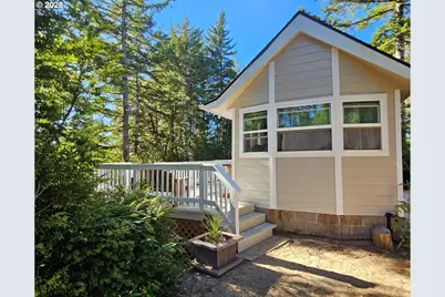 39 Easy St, Florence, OR 97439 - Photo 3