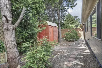 1620 38th Loop, Florence, OR 97439 - Photo 29