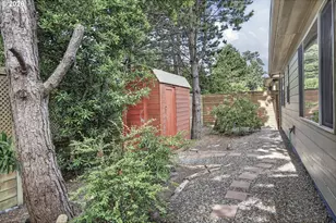 1620 38th Loop, Florence, OR 97439 - Photo 29