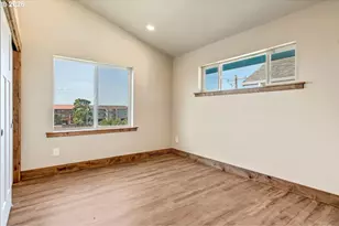 426 NW 5th St, Newport, OR 97365 - Photo 13