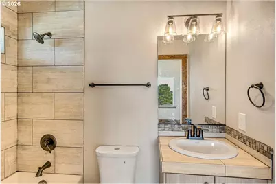 426 NW 5th St, Newport, OR 97365 - Photo 15