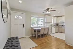 5048 SW Coronado St, Portland, OR 97219 - Photo 5